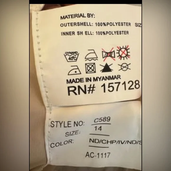 🚨Authentic Allure Wedding Gown and Cathedral-length Veil -💍💒 - 3-Day SALE ONLY - Picture 15 of 16